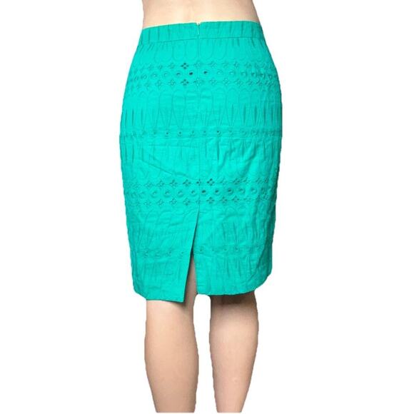 Loft Green Women’s Embroidered Pencil Skirt Size 0 28” Waist 100% Cotton - Picture 2 of 7